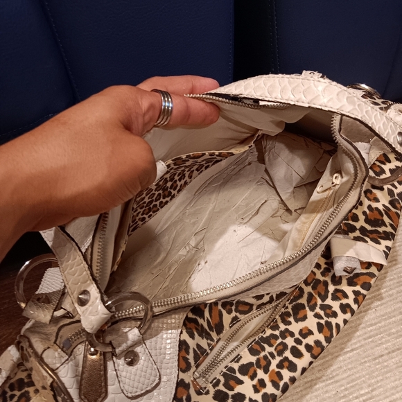 Y2k 2000s GUESS Leopard Print Shoulder Bag - Cream and Brown - Picture 7 of 9